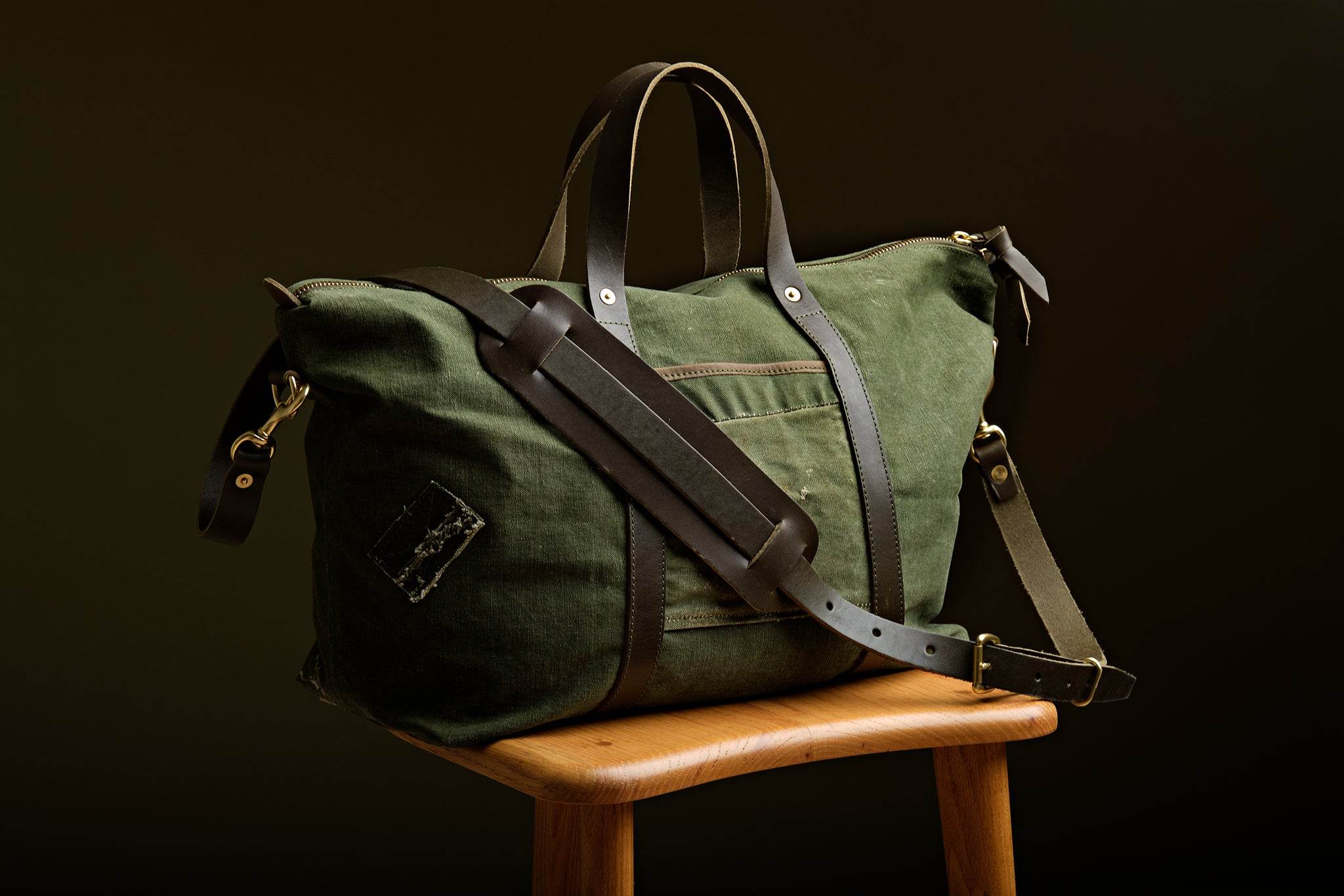 Repurposed Military Reisetasche