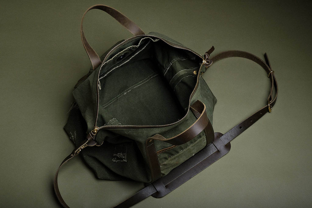 Repurposed Military Reisetasche